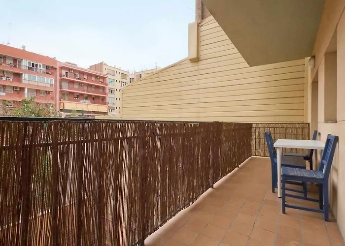 Comfortable 4 Rooms 2Bath W Balcony