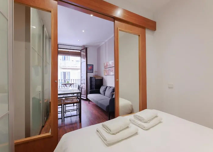 Aparteasy - Turo Park With Lovely Balcony